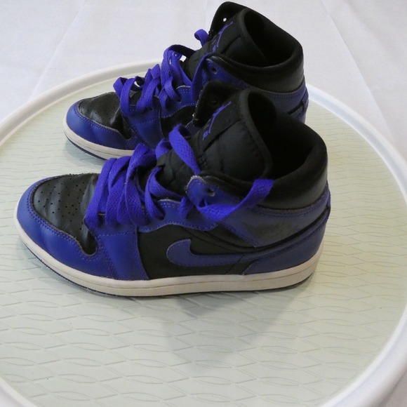 Nike Air Jordan 1 Mid BQ6472-051 Womens US 6 Shoes Black Dark Concord Sneakers - Picture 1 of 8